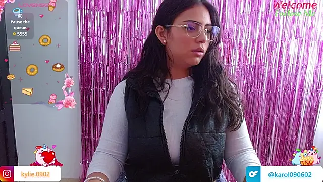 Snapshot of karol_9 chatting on February 22, 2025, 9:48 pm karol 9 online show from February 22, 2025, 9:48 pm