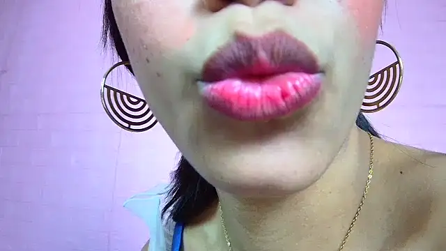 Snapshot of strawberrymia68 chatting on February 11, 2025, 1:09 pm strawberrymia68 online show from February 11, 2025, 1:09 pm