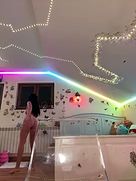 SelenaBee online show from March 4, 2026, 8:31 am