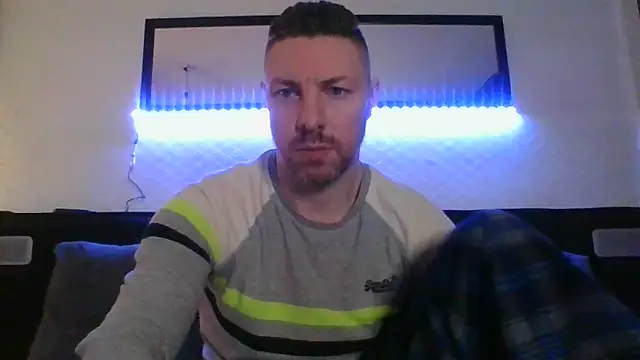 Snapshot of Fit4fun24 chatting on February 4, 2026, 10:47 pm Fit4fun24 online show from February 4, 2026, 10:47 pm