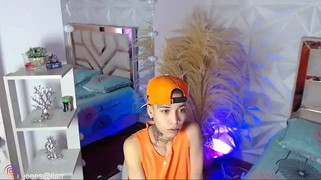 Jonesliam23 online show from February 23, 2026, 7:22 pm