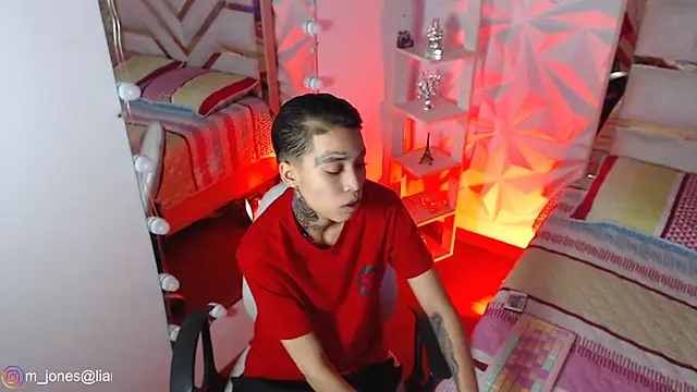 Jonesliam23 online show from April 9, 2026, 7:41 pm