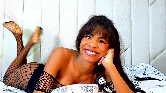 adaraSmiith online show from December 7, 2024, 5:53 pm