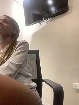 adaraSmiith online show from January 14, 2025, 11:42 am