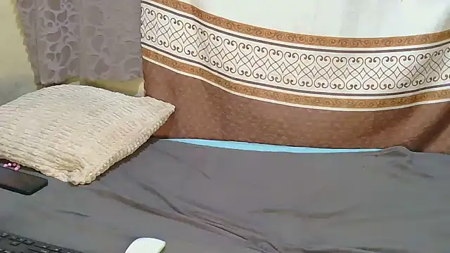 slim girl02 online show from July 9, 2026, 8:24 pm