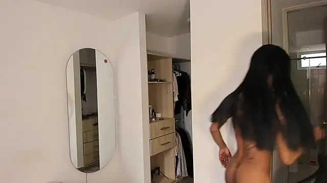 rose scottt online show from April 17, 2026, 9:18 pm