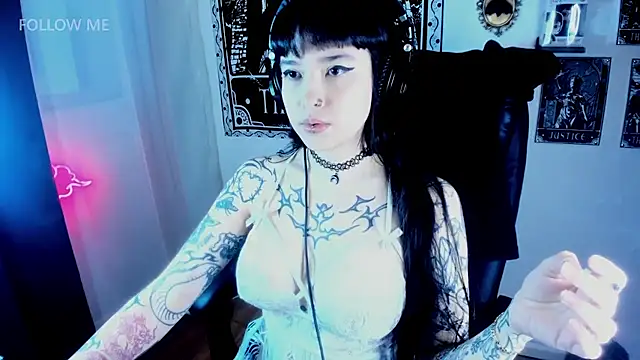 Demongirl6666 online show from December 3, 2025, 8:00 am