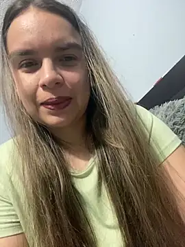 Nathaly00  online show from April 17, 2026, 11:19 pm