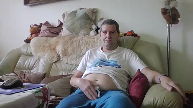 Snapshot of Lutzi1 chatting on December 6, 2024, 11:00 am Lutzi1 online show from December 6, 2024, 11:00 am