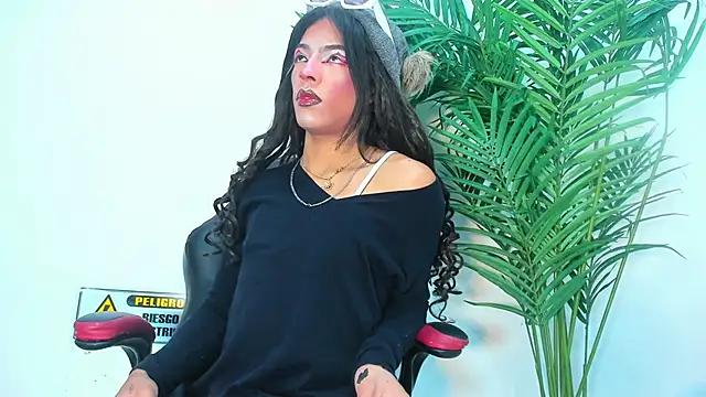 Briyit Doll online show from December 3, 2024, 12:06 pm