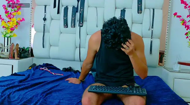 Snapshot of LeidyJones chatting on March 19, 2025, 9:37 pm LeidyJones online show from March 19, 2025, 9:37 pm