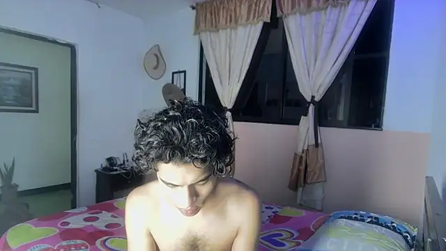 Snapshot of sweet_tippot chatting on December 29, 2024, 3:11 am sweet tippot online show from December 29, 2024, 3:11 am