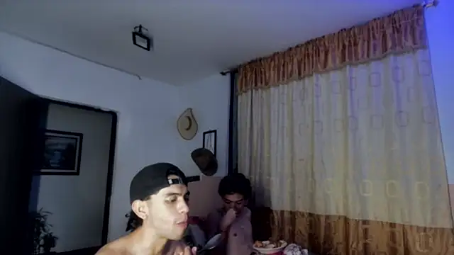 Snapshot of sweet_tippot chatting on January 30, 2025, 6:03 am sweet tippot online show from January 30, 2025, 6:03 am