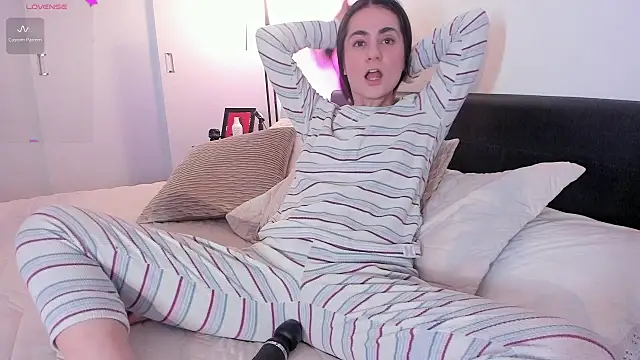 guccipussy1 online show from January 29, 2025, 7:22 pm