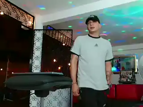 Snapshot of damiam_fiery chatting on February 19, 2025, 4:34 am damiam fiery online show from February 19, 2025, 4:34 am