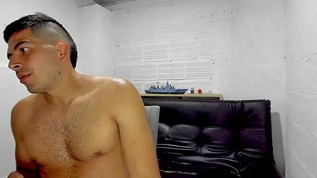 Snapshot of Himoreno25 chatting on December 10, 2024, 3:52 am Himoreno25 online show from December 10, 2024, 3:52 am