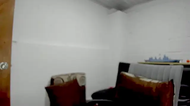Snapshot of Himoreno25 chatting on February 8, 2025, 10:51 pm Himoreno25 online show from February 8, 2025, 10:51 pm