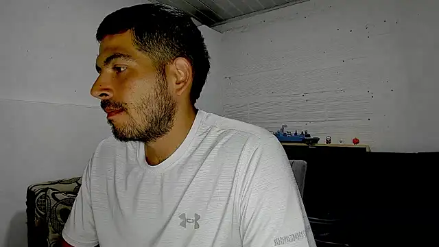 Snapshot of Himoreno25 chatting on March 12, 2025, 2:20 am Himoreno25 online show from March 12, 2025, 2:20 am