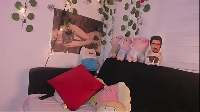 moonliiiight1 online show from February 20, 2026, 11:05 pm