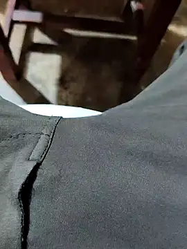 PRIYANHUxh online show from April 25, 2026, 5:10 am