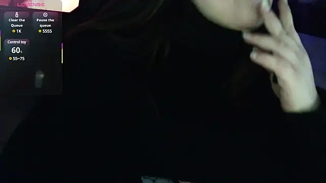 KatieDx online show from February 27, 2025, 11:52 am