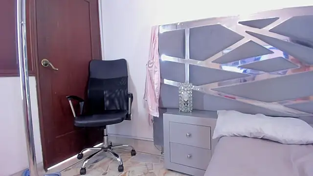 Snapshot of DashaFoxxx chatting on January 15, 2025, 6:29 pm DashaFoxxx online show from January 15, 2025, 6:29 pm