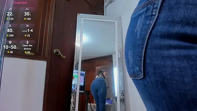 Snapshot of DashaFoxxx chatting on March 3, 2025, 12:27 pm DashaFoxxx online show from March 3, 2025, 12:27 pm