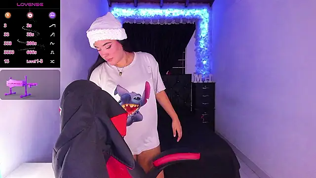 Snapshot of Mariana_Hasper_ chatting on December 6, 2024, 2:02 am Mariana Hasper  online show from December 6, 2024, 2:02 am