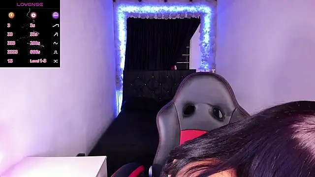 Snapshot of Mariana_Hasper_ chatting on December 13, 2024, 11:06 pm Mariana Hasper  online show from December 13, 2024, 11:06 pm