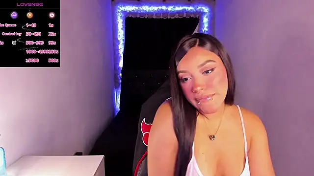 Snapshot of Mariana_Hasper_ chatting on December 20, 2024, 1:36 am Mariana Hasper  online show from December 20, 2024, 1:36 am