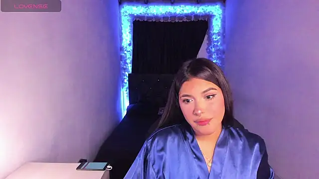 Snapshot of Mariana_Hasper_ chatting on February 13, 2025, 12:02 am Mariana Hasper  online show from February 13, 2025, 12:02 am