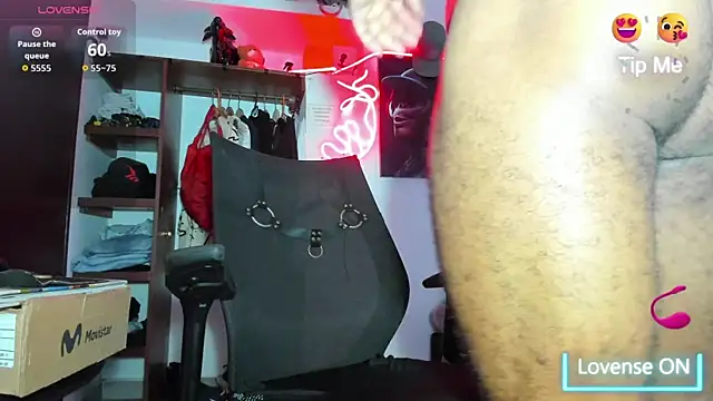 Snapshot of Hardboy_latin chatting on November 17, 2025, 4:29 am Hardboy latin online show from November 17, 2025, 4:29 am