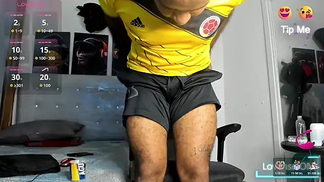 Snapshot of Hardboy_latin chatting on June 18, 2026, 4:02 am Hardboy latin online show from June 18, 2026, 4:02 am