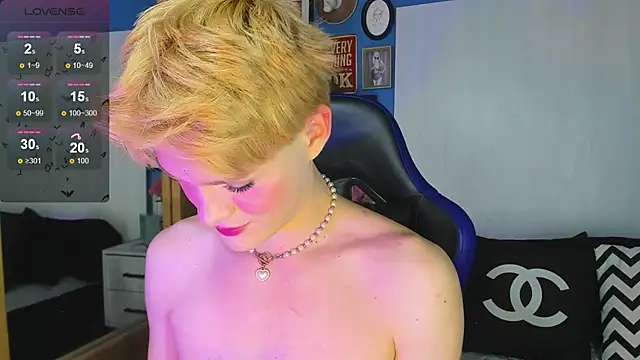 VladHellsing4 online show from October 30, 2025, 2:51 pm