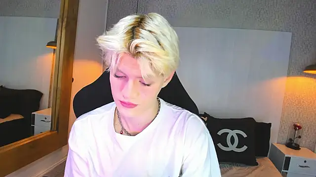 VladHellsing4 online show from February 25, 2026, 1:54 pm