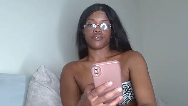 CaramelGoddessxoxo online show from March 28, 2026, 8:03 am