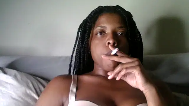 Snapshot of CaramelGoddessxoxo chatting on May 20, 2026, 4:29 am CaramelGoddessxoxo online show from May 20, 2026, 4:29 am