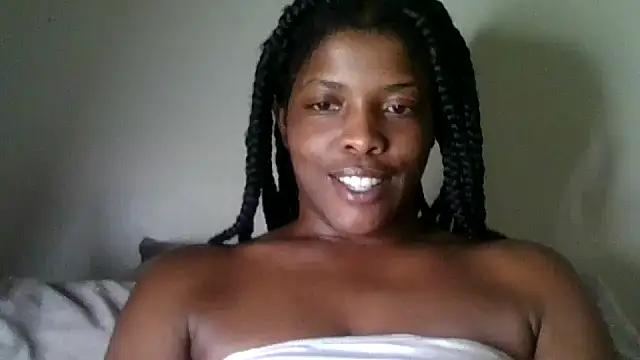 Snapshot of CaramelGoddessxoxo chatting on July 16, 2026, 4:40 am CaramelGoddessxoxo online show from July 16, 2026, 4:40 am