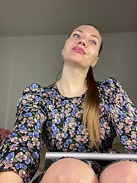 Snapshot of Goddess_Squirt_ chatting on May 19, 2026, 2:40 am Goddess Squirt online show from May 19, 2026, 2:40 am