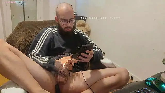 azagoul222 online show from December 8, 2024, 5:33 pm