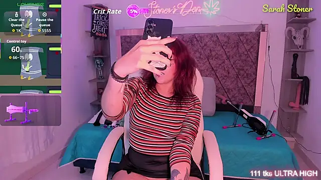 Sarah-Stoner online show from October 8, 2025, 8:39 pm