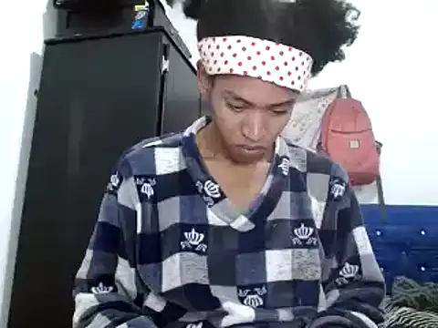 Snapshot of miriam775 chatting on December 4, 2024, 11:19 am miriam775 online show from December 4, 2024, 11:19 am