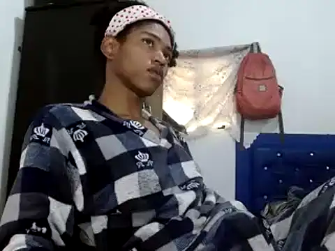 Snapshot of miriam775 chatting on December 4, 2024, 2:26 pm miriam775 online show from December 4, 2024, 2:26 pm