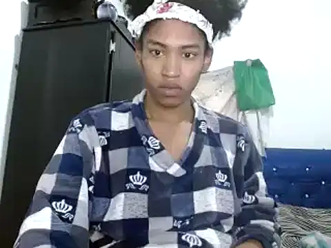 Snapshot of miriam775 chatting on December 10, 2024, 12:49 pm miriam775 online show from December 10, 2024, 12:49 pm