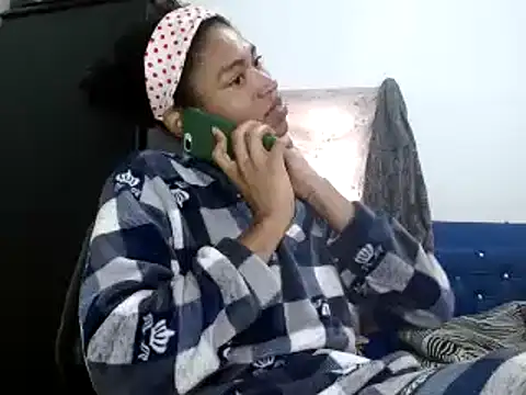 Snapshot of miriam775 chatting on December 21, 2024, 1:42 pm miriam775 online show from December 21, 2024, 1:42 pm