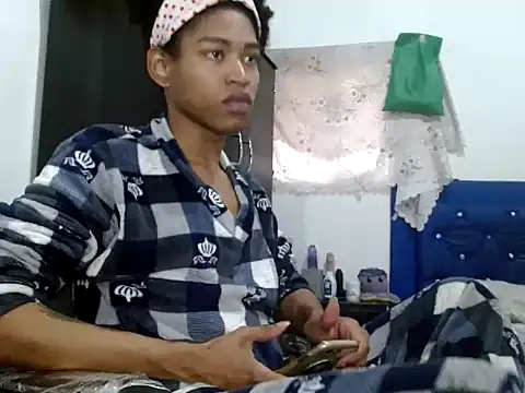 Snapshot of miriam775 chatting on December 26, 2024, 12:38 pm miriam775 online show from December 26, 2024, 12:38 pm