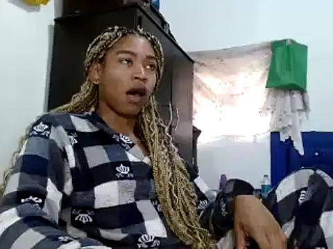 Snapshot of miriam775 chatting on December 30, 2024, 12:42 pm miriam775 online show from December 30, 2024, 12:42 pm