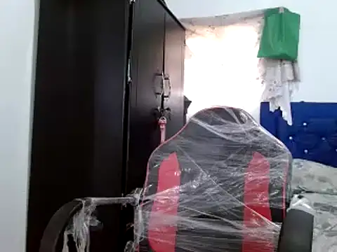 Snapshot of miriam775 chatting on December 30, 2024, 3:57 pm miriam775 online show from December 30, 2024, 3:57 pm