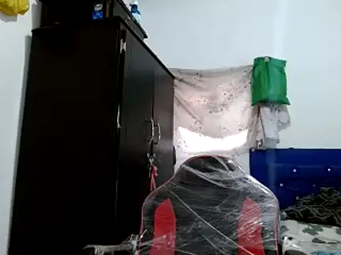 Snapshot of miriam775 chatting on December 31, 2024, 12:25 pm miriam775 online show from December 31, 2024, 12:25 pm