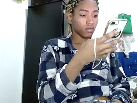 Snapshot of miriam775 chatting on January 2, 2025, 3:29 pm miriam775 online show from January 2, 2025, 3:29 pm